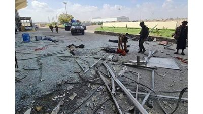 78 قتيلا وجريحا ضحايا تفجيرات مطار عدن حتى الآن