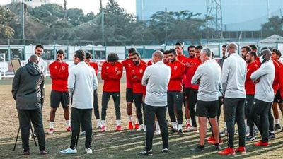 موسيماني يحاضر لاعبي الأهلي ٤٠ دقيقة استعدادًا لدجلة بالدوري