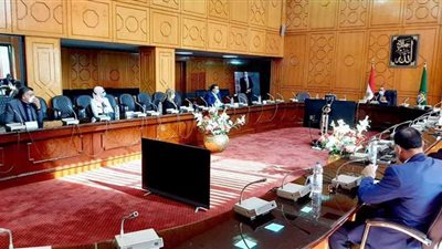 محافظ الاسماعيلية يلتقى أعضاء مجلسي الشيوخ والنواب | صور