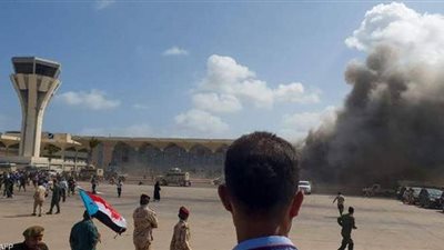 الخارجية اليمنية: الدلائل تؤكد استهداف ميليشيا الحوثي لمطارعدن بـ4 صواريخ بالستية