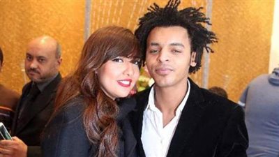 مي كساب: أوكا بيغير عليا ومنعني من اللبس الضيق والعاري والفساتين السواريه