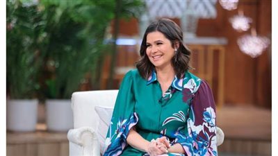 يسرا اللوزي تلقن متابع لها درسا في الأخلاق بعد تنمره على ابنتها