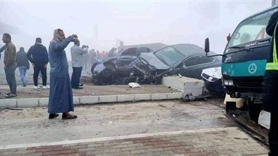 بسبب الشبورة.. اصطدام عدد من السيارات بـ