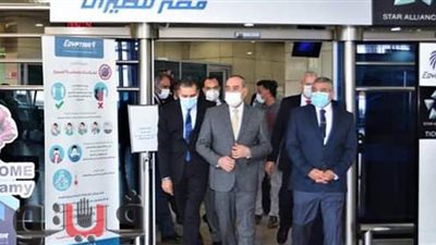 وزير الطيران يتفقد مطار القاهرة ويتابع استعدادات استضافة مونديال كرة اليد