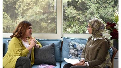 ابنة الشاعر الغنائي حسين السيد: عبد الناصر تسبب بإفلاسنا ومع ذلك والدي كتب فيه أجمل الأشعار وبكى يوم تنحيه | حوار