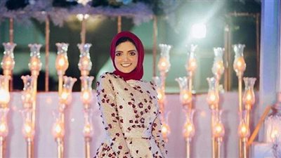 فاشون بلوجر: الأحمر ليس موضة رأس السنة 2021