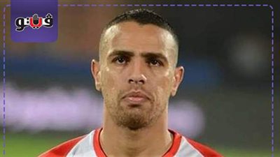 حازم إمام يفوز بلقب أفضل ظهير أيمن في استفتاء 