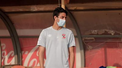 على هامش مران الأهلي.. طاهر محمد طاهر يستكمل برنامج التأهيل