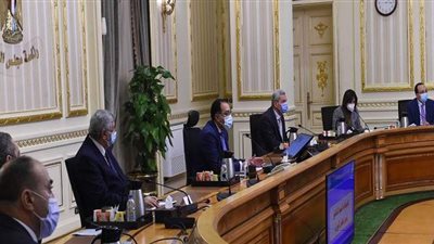 بعد كثرة الشكاوى.. تكليف عاجل من رئيس الوزراء بشأن تخفيض أعداد الموظفين