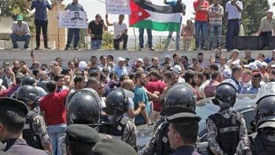 القضاء الأردني يقضي بحل نقابة المعلمين وحبس أعضاء مجلسها