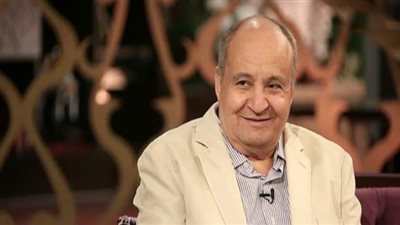 تدهور الحالة الصحية للسيناريست وحيد حامد ومنع الزيارات عنه بعد نقله للمستشفى