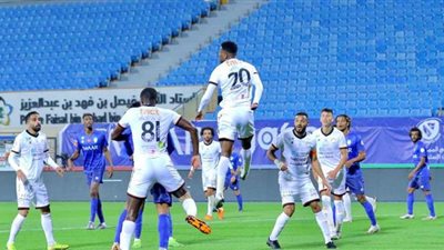 الهلال ينتزع تعادلًا صعبًا من الشباب 1/1 في الدوري السعودي