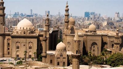 ما حكم تعدد المساجد في بلد واحد دون حاجة في صلاة الجمعة؟.. دار الإفتاء تجيب