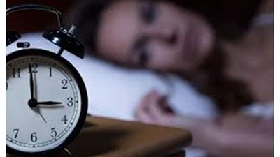 علاج الأرق وقلة النوم في تناول 6 مشروبات وتجنب 4 أكلات