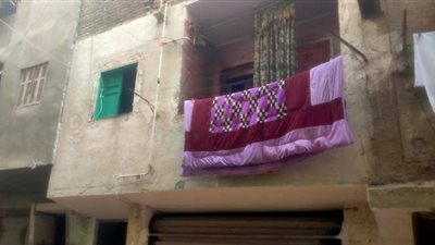 طمعا في شقتها.. شاب يذبح شقيقته وطفليها بشبرا.. حاول تشويه سمعتها لتبرير جريمته.. والمتهم احتفل مع شقيقه الأكبر بشرب الحشيش على جثتها | فيديو