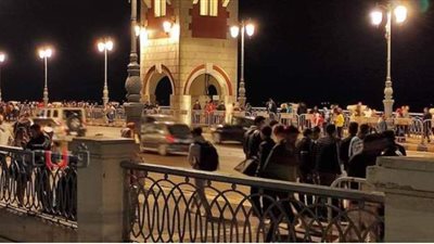 7 مشاهد في احتفالات ليلة رأس السنة.. ألعاب نارية أعلى كوبري تحيا مصر.. أغاني المهرجانات تهز وسط البلد.. وإقبال ضعيف على السينمات