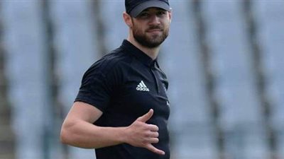 محلل أداء الأهلي الجديد يصل القاهرة غداً