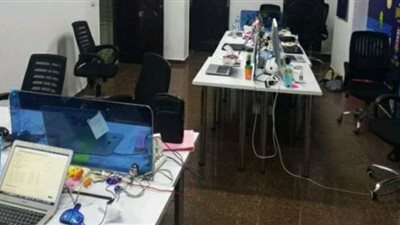 ضبط صاحب شركة برمجيات لإدارة موقع إلكتروني وإعادة بث القنوات الفضائية المشفرة