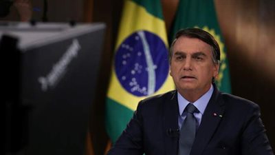 تقرب لإسرائيل وهدد شعبه بالتحول لتماسيح.. عامان من الجدل لرئيس البرازيل