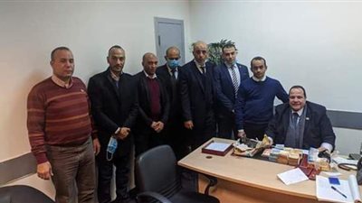 ضبط ٨٨ ألف يورو داخل علبة بسكويت قبل تهريبها بمطار القاهرة