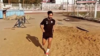 تدريبات منفردة لعبدالله جمعة