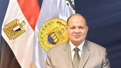 تخفيض عدد العاملين بالمصالح الحكومية في أسيوط للحد من انتشار كورونا
