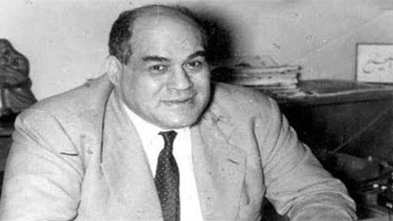 الكاتب الصحفي علي