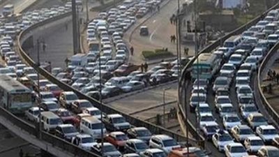نشرة المرور.. كثافات متحركة بميادين ومحاور القاهرة