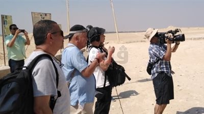 التليفزيون الياباني يصور حلقة وثائقية عن هرم اللاهون
