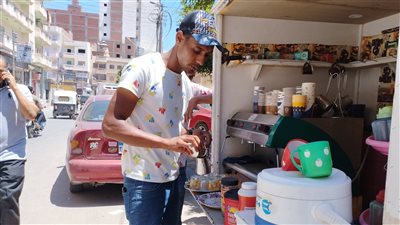 بمساعدة زوجته.. حسن يحول 