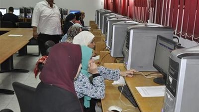 تطوير البنية التكنولوجية بالجامعات لتطبيق الاختبارات الممكنة للطلاب