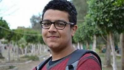 الأدلة الجنائية تعاين موقع مصرع طالب الجامعة الأمريكية