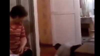 رد فعل صادم لعائلة سقط والدهما بطريقة مروعة (فيديو)