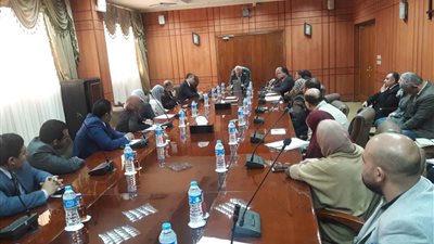 محافظ بورسعيد يلتقي المحامين الجدد بالجهاز التنفيذي والشئون القانونية