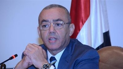 وزير الطيران المدنى يصدر 16 قرارا في يوم واحد