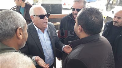 محافظ بورسعيد يطالب العاملين بمنفذ الرسوة بحسن معاملة الزوار (صور)