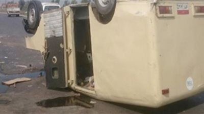 انقلاب سيارة نقل أموال أعلي كوبري سندوب بالمنصورة