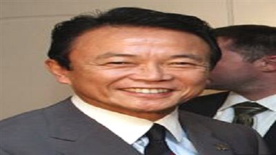 وزير الدولة بمجلس الوزراء الياباني يصل مطار القاهرة