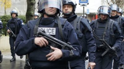 فرنسا تعتقل 3 إرهابيين مشتبه بهم في هجوم برشلونة