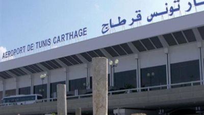 وزير الرياضة يصل تونس للمشاركة في منتدى الشباب العربي