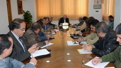 محافظ دمياط والسكرتير العام يغيران مقرهما الانتخابي