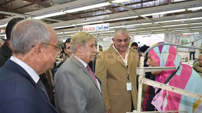بالصور.. محافظ الإسماعيلية يتفقد مشروعات المنطقة الصناعية الأولى