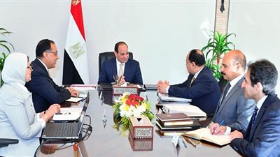 حصاد يوم رئاسي.. السيسي يكلف بتطبيق منظومة التأمين الصحي الشامل بكل دقة.. يأمر باستخدام أحدث المعايير العالمية بمشروعات العاصمة الجديدة.. يصدق على قانون ممارسة العمل الأهلي