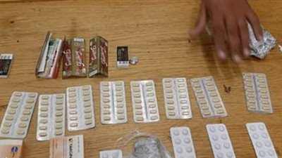 ضبط حشيش ومخدرات بحوزة راكب بمطار القاهرة (صور)