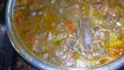 العثور على عقرب في وجبة عشاء طالبات مدينة أسيوط الجامعية