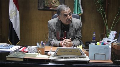 رئيس حي جنوب الجيزة: راتب موظف الحي 1200 جنيه ويتعرض لـ«رشاوى مغرية» فى الشارع