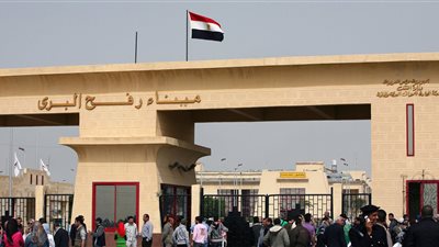 فتح معبر رفح في الاتجاهين لعبور العالقين والحالات الإنسانية والمساعدات