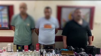 أموال ومشغولات ذهبية.. حصيلة مضبوطات عصابة سرقة مساكن دمياط (فيديو)