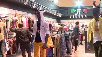 التموين: 70% خصومات على أسعار الملابس (فيديو)