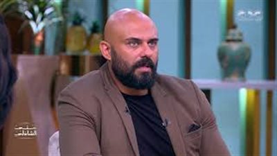 رد فعل أحمد صلاح حسني عندما طلب أمير كرارة أن يتزوج أخته (فيديو)